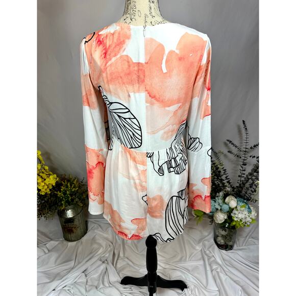 Elliatt Floral Pink and White Romper S - Picture 9 of 11